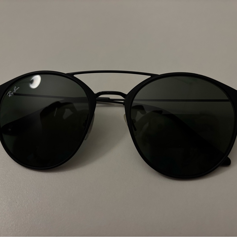 Ray-Ban Black and Green Aviator Sunglasses - Picture 2 of 3